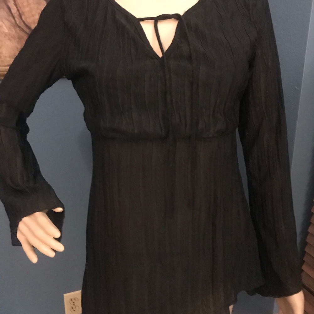 Very cute black blouse.